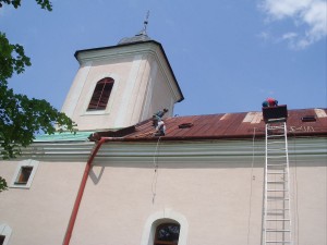Rekonštrukcia strechy kostola - Komjatná