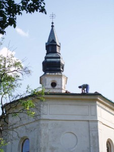 Rekonštrukcia strechy baziliky minor - ĽutinaRekonštrukcia strechy baziliky minor - Ľutina