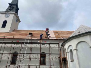 Rekonštrukcia strechy kostola - Preseľany